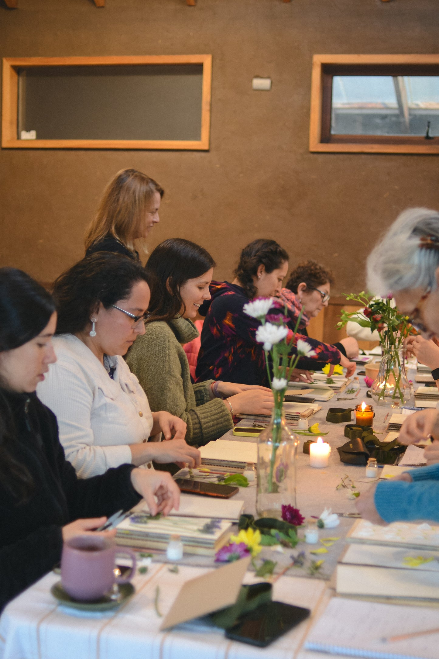 Taller presencial de prensado botánico y arteterapia | 6 de abril, Pucón