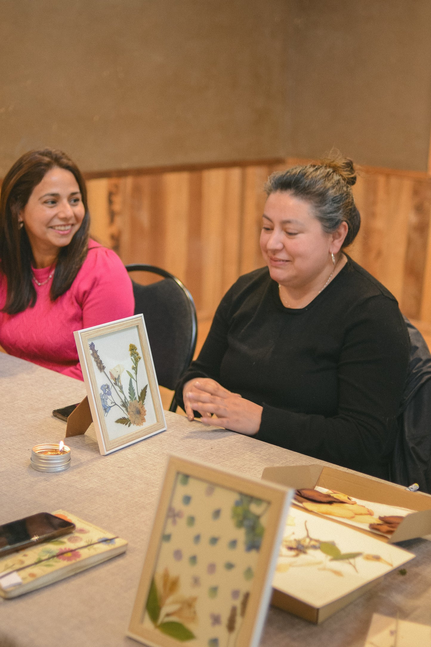 Taller presencial de prensado botánico y arteterapia | 6 de abril, Pucón