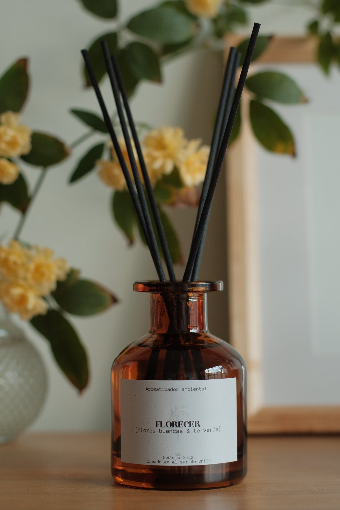Florecer | aromatizador ambiental y textil (flores blancas y té verde)