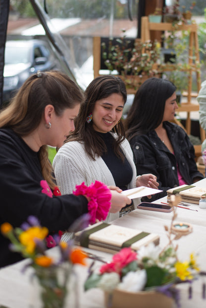 Taller presencial de prensado botánico | Sábado 22 de junio, Temuco